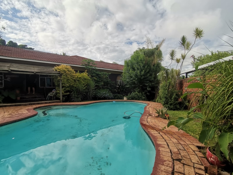 5 Bedroom Property for Sale in Elandsrand North West